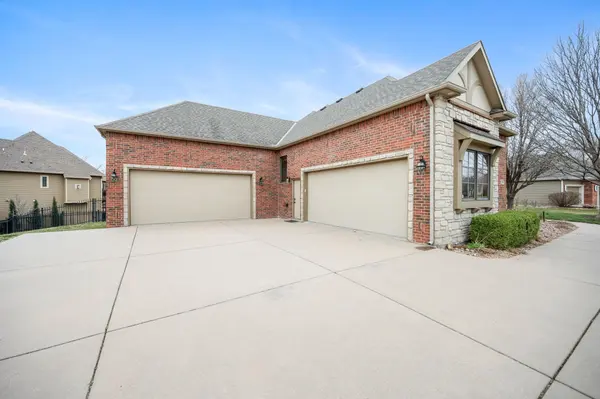 313 N Gateway St, Wichita, KS 67230