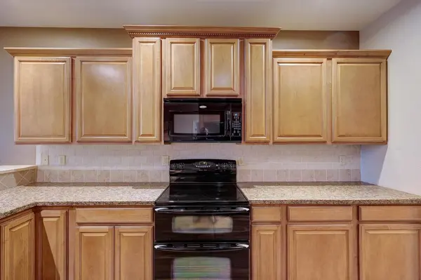 3517 Lakeshore Dr, Winfield, KS 67156
