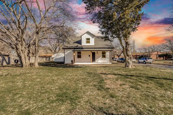 2928 E Funston St, Wichita, KS 67211