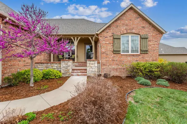 2078 N Paddock Green Circle, Wichita, KS 67206
