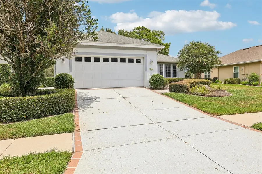 8013 PINE HOLLOW DR, Mount Dora, FL 32757