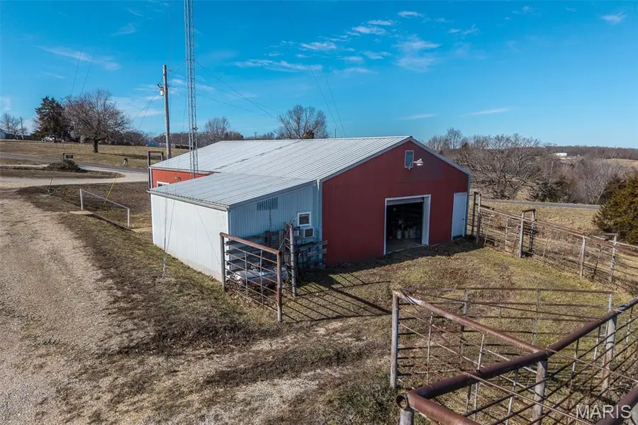 7440 E State Road H, Richland, MO 65556