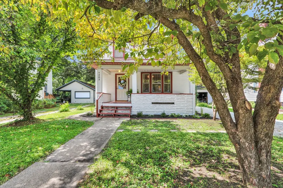 1203 S Race ST, Urbana, IL 61801