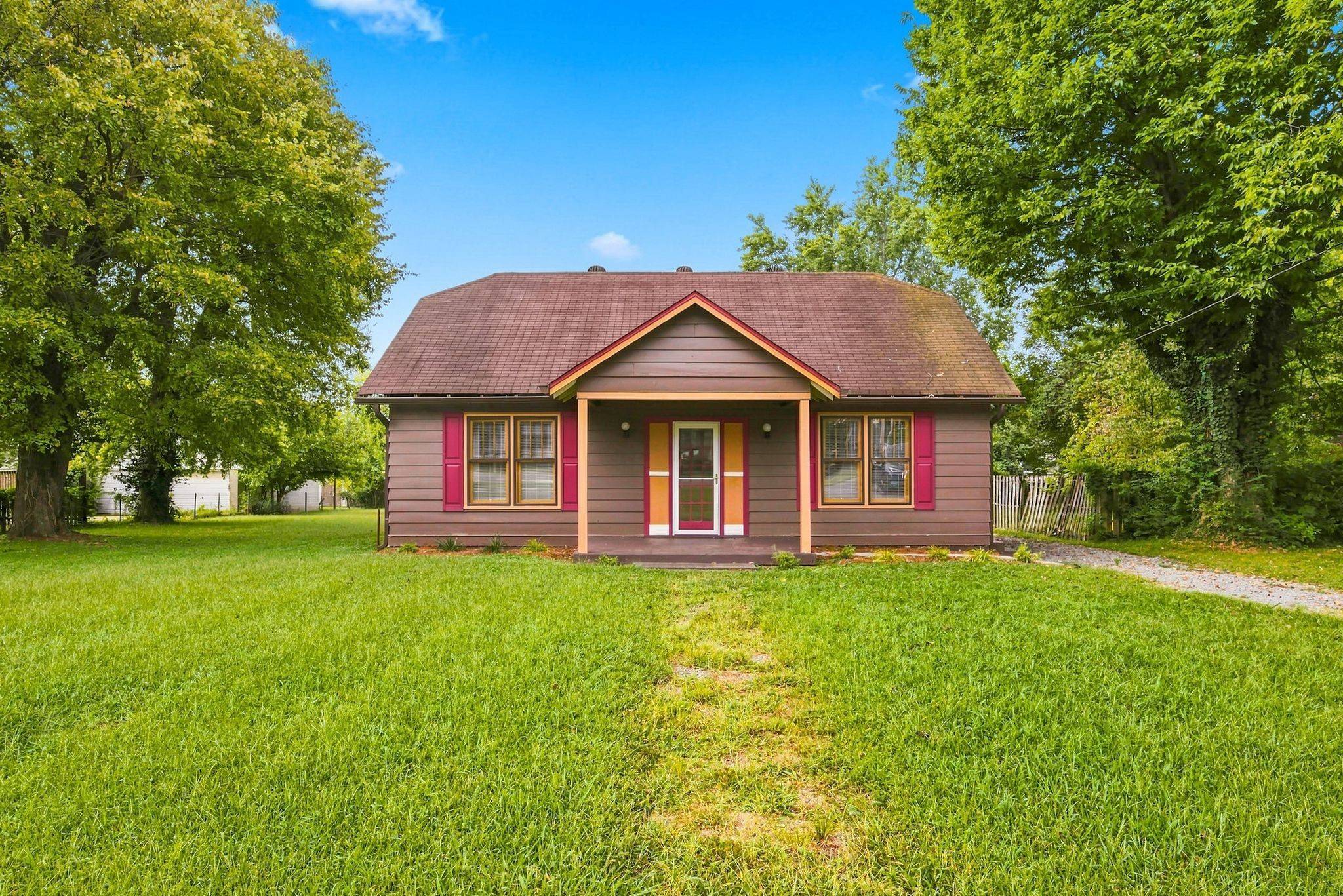 1218 Howard Ave, Nashville, TN 37216