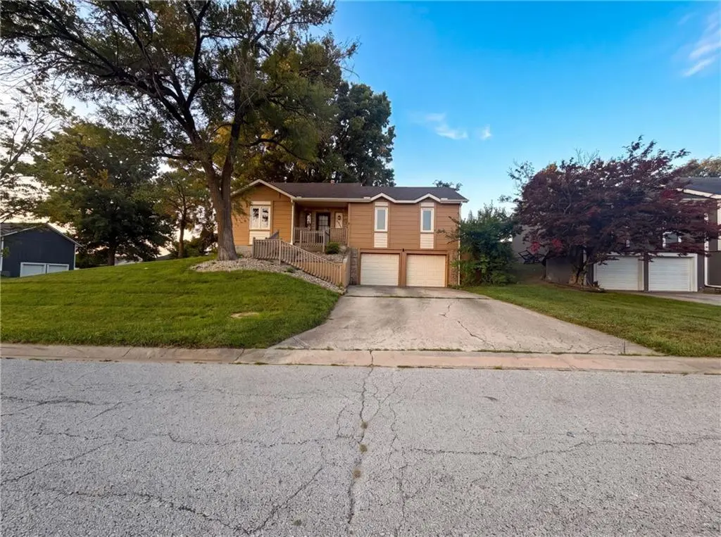 7511 Orient AVE, Kansas City, KS 66112