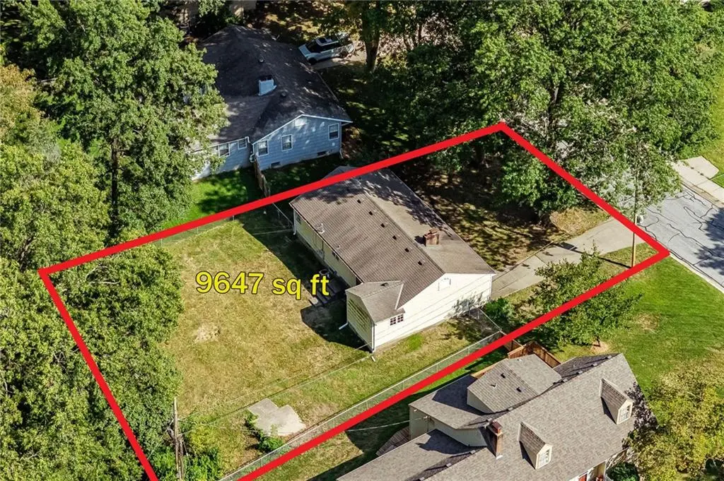 4938 W 78th TER, Prairie Village, KS 66208
