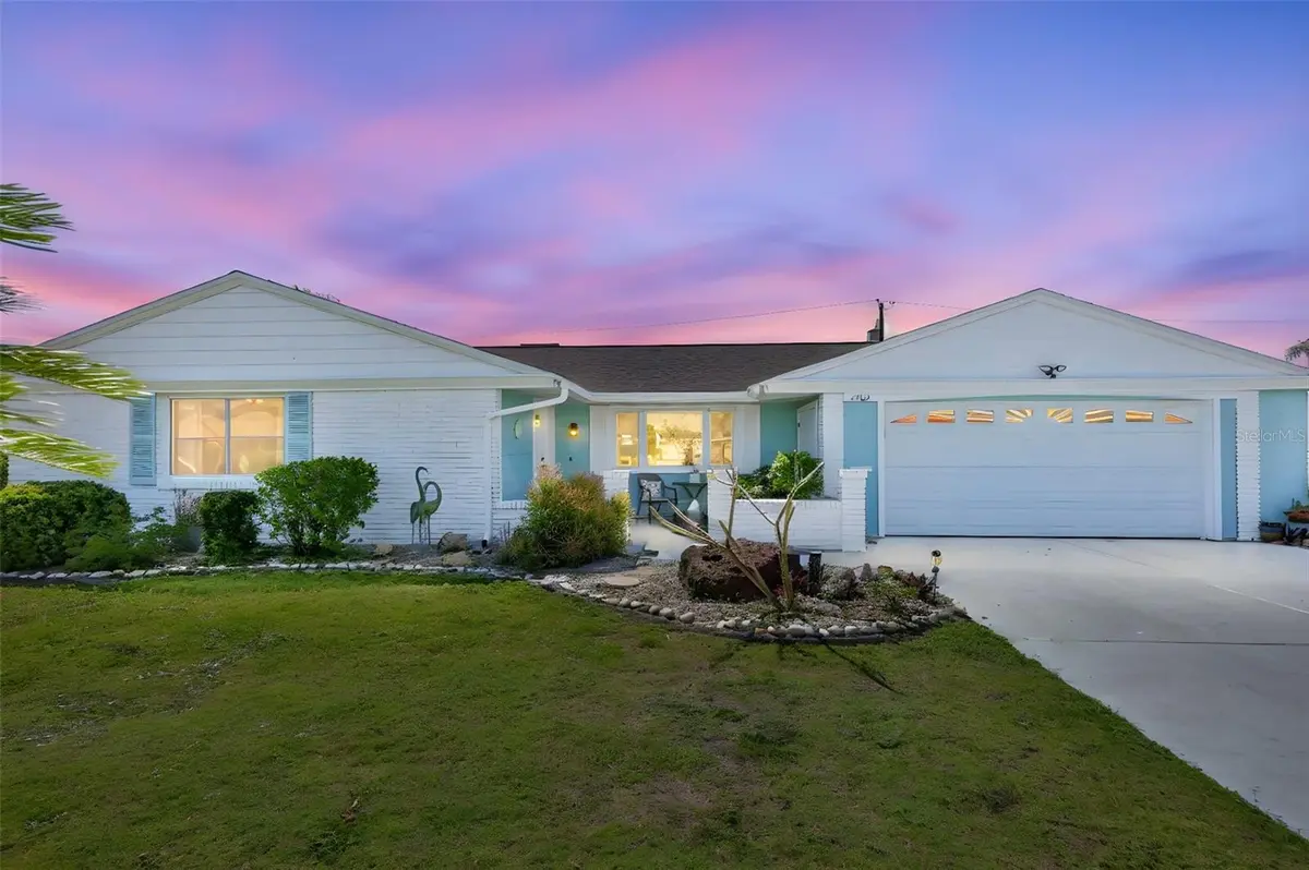 1704 DANBURY DR, Sun City Center, FL 33573