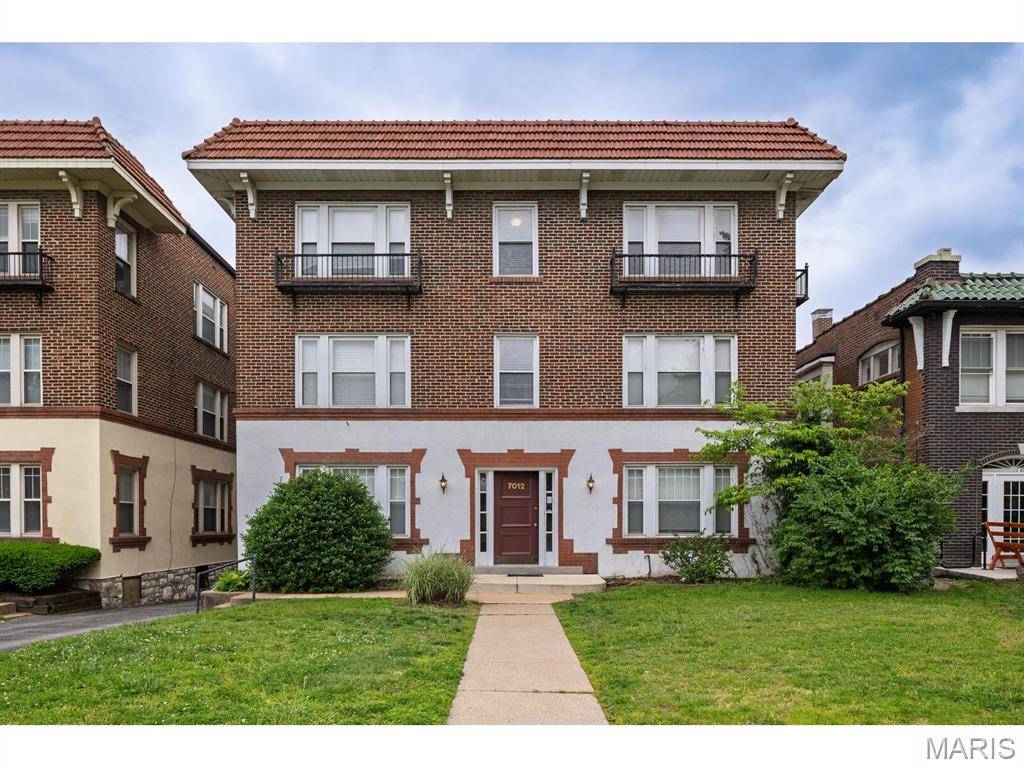 7012 Forsyth BLVD #3W, University City, MO 63105