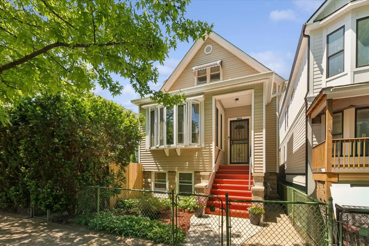 4924 N Seeley AVE, Chicago, IL 60625