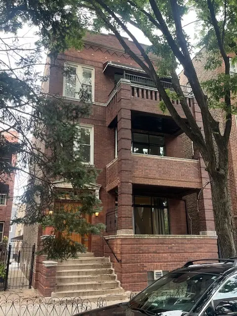 820 N Leavitt ST #2, Chicago, IL 60622