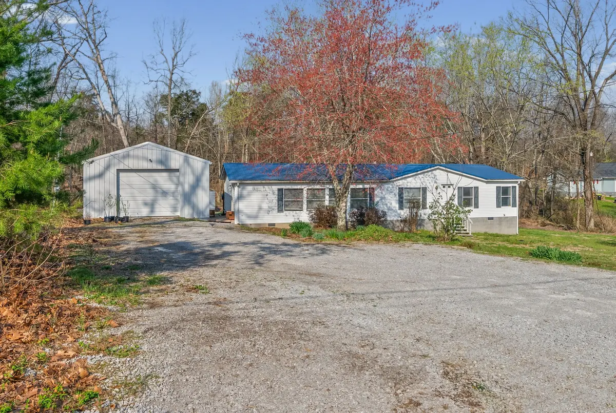 7301 Madisonville Rd, Hopkinsville, KY 42240