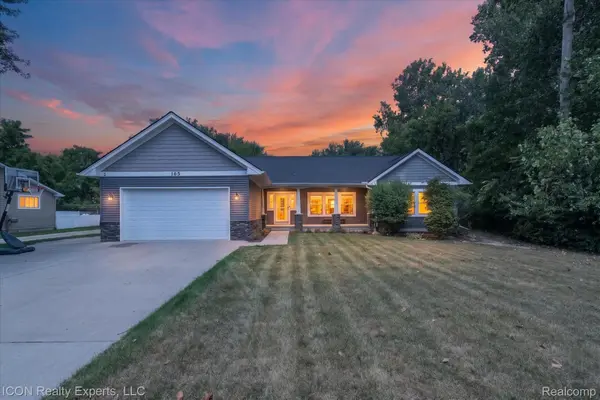 165 Leetonia DR, Troy, MI 48085