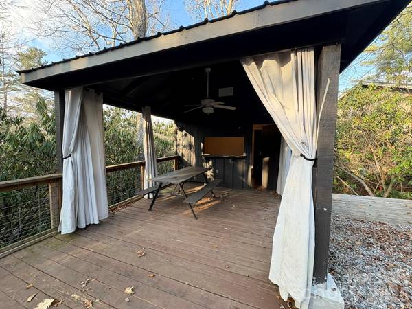 157 Hemlock LOOP, Newland, NC 28657