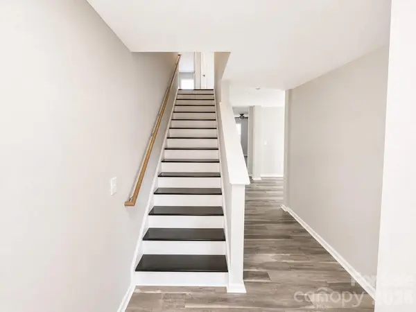 1818 Greenbrook TRL, Dallas, NC 28034