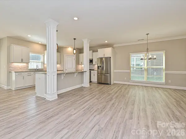 6320 Kennard DR, Charlotte, NC 28216