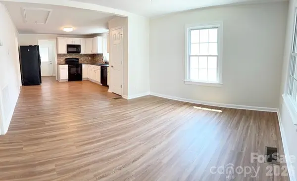 2827 E Long AVE, Gastonia, NC 28054