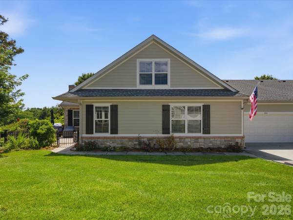 868 Ledgestone CT, Tega Cay, SC 29708