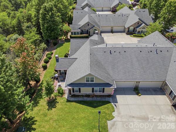 868 Ledgestone CT, Tega Cay, SC 29708