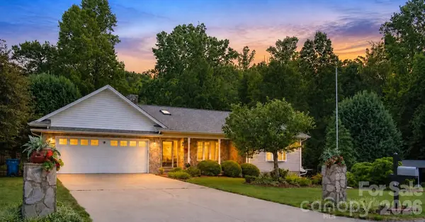 9 Daniel CIR, Granite Falls, NC 28630