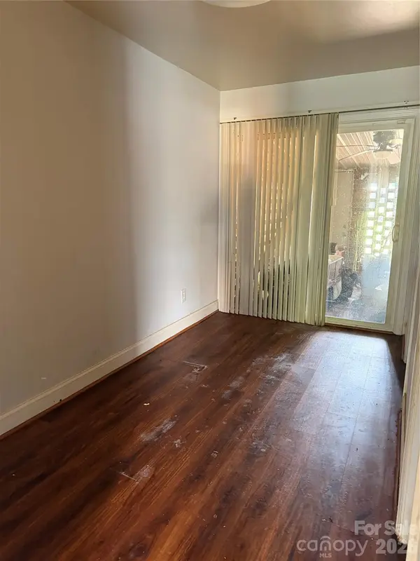 155 NW 17th ST NW #F1, Hickory, NC 28601
