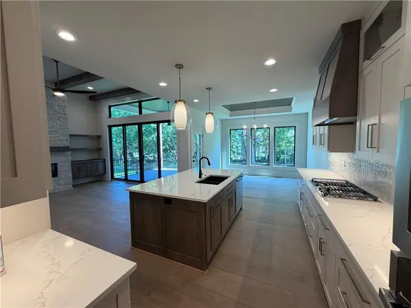 15301 W 162nd ST, Olathe, KS 66062