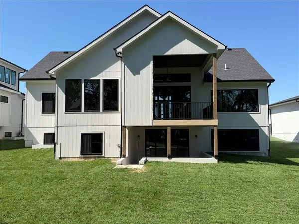 15301 W 162nd ST, Olathe, KS 66062