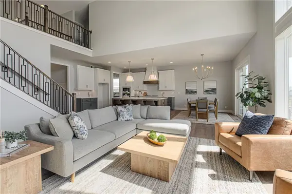 1605 SW Arbor Park DR, Lee's Summit, MO 64082