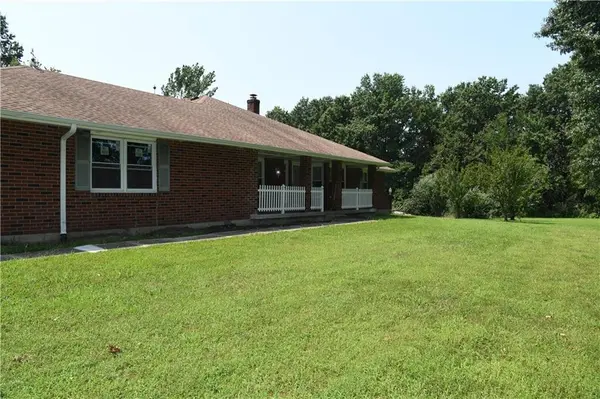 11503 State Route 2 HWY, Freeman, MO 64746