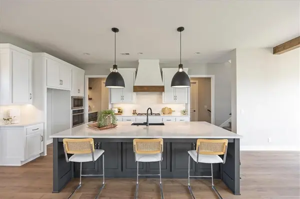 1601 SW Arbor Park DR, Lee's Summit, MO 64082