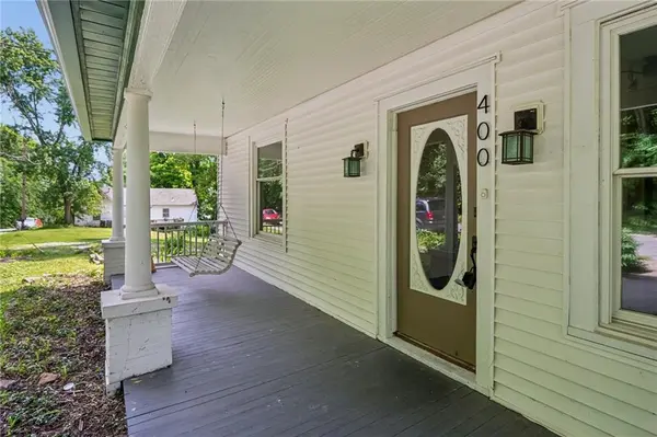 400 West ST, Parkville, MO 64152