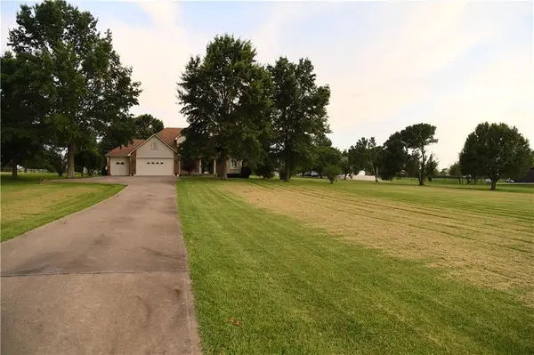 19301 E 215th ST, Harrisonville, MO 64701