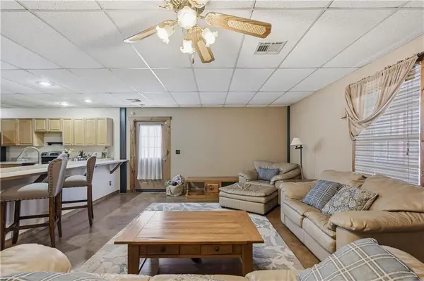 3014 W 4th ST, Pittsburg, KS 66762
