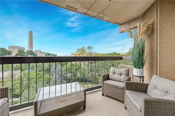 2510 Grand BLVD #903, Kansas City, MO 64108