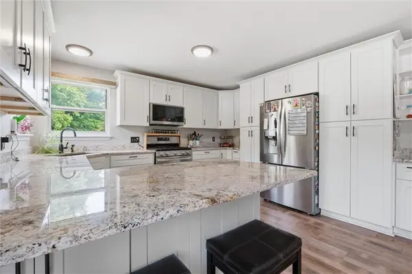 964 N 5th HWY, Lansing, KS 66043