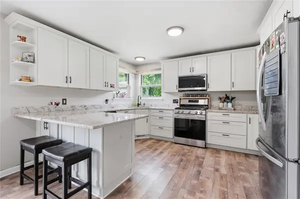 964 N 5th HWY, Lansing, KS 66043