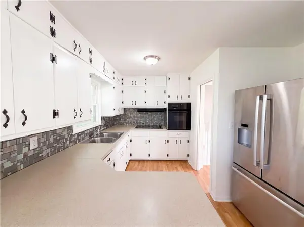 12904 E 54th ST, Kansas City, MO 64133