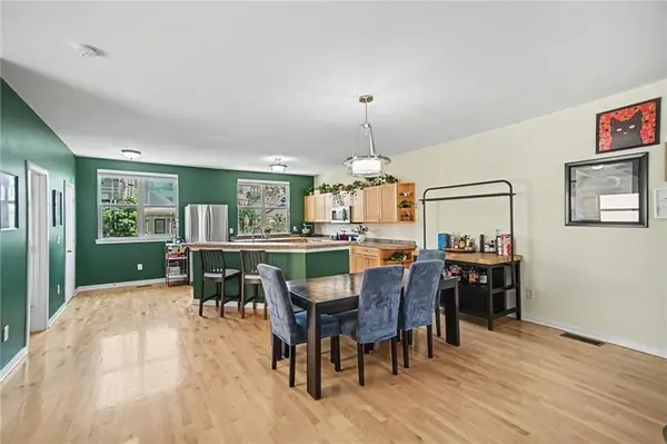 4561 Madison AVE, Kansas City, MO 64111