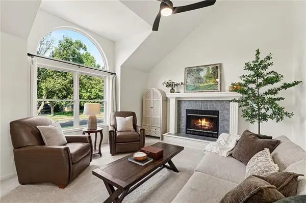 2529 SW 10th ST, Lee's Summit, MO 64081
