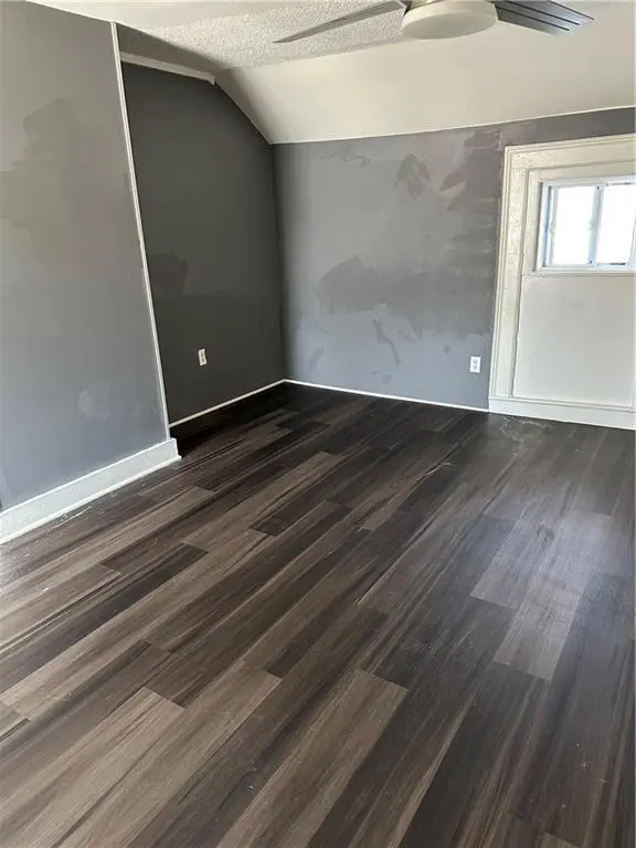 1016 Henry ST, St Joseph, MO 64501