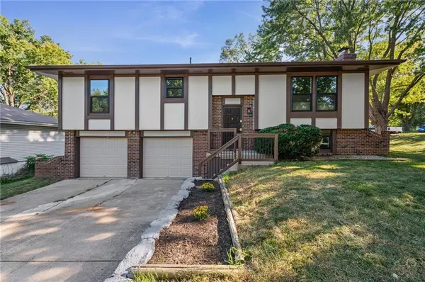 11825 Ironstone CIR, Platte City, MO 64079