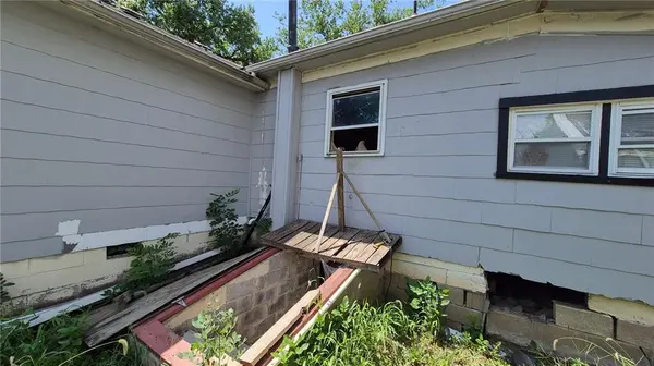 925 E Wilson ST, Ottawa, KS 66067