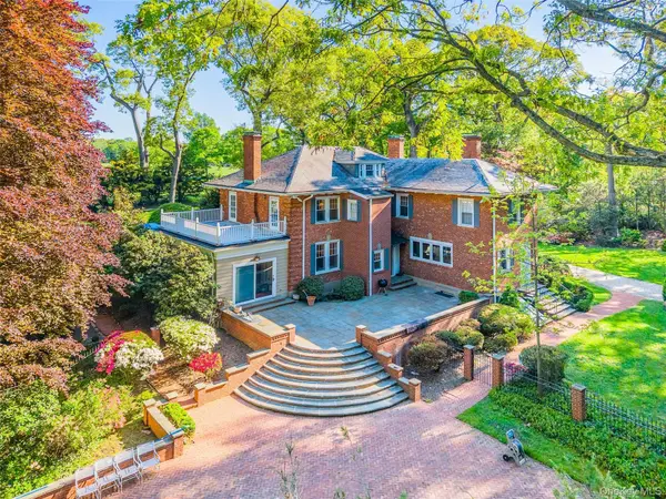 23 Townsend RD, Glen Cove, NY 11542