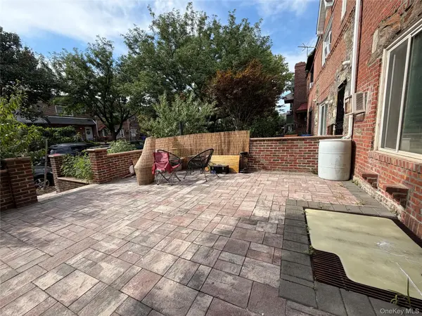 5041 61st ST, Woodside, NY 11377