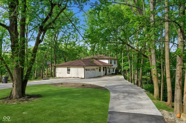 7476 S Susan LN, Trafalgar, IN 46181