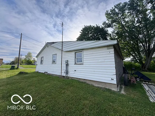 211 W Pearl ST, Dunkirk, IN 47336