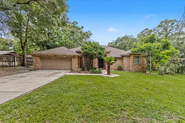 2374 BEN FRANKLIN DR, Deland, FL 32720