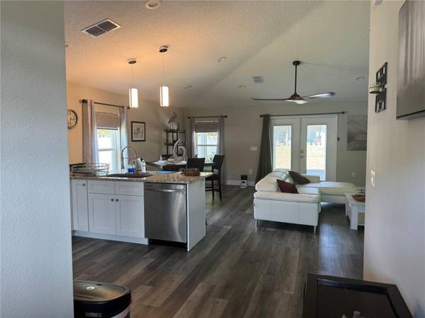 1922 ALMOND ST, Orange City, FL 32763 photo 8
