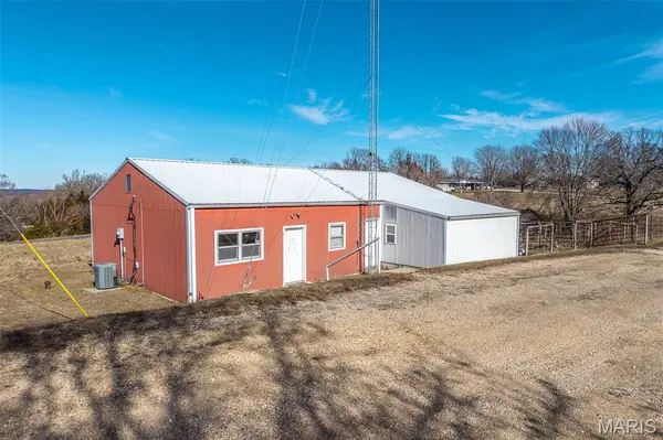 7440 E State Road H, Richland, MO 65556