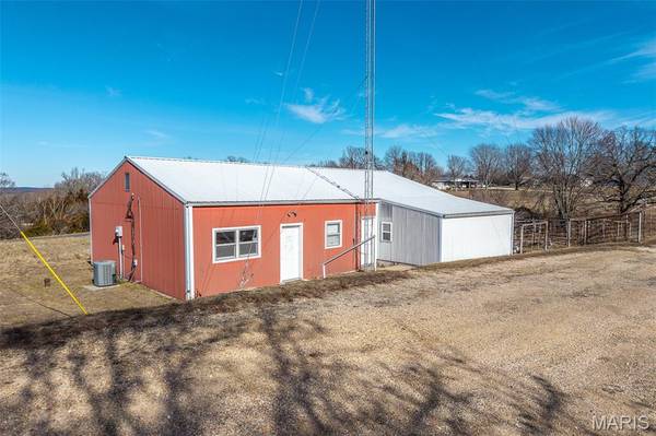 7440 E State Road H, Richland, MO 65556