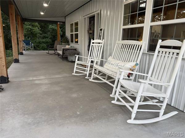 24120 Arlene LN, Warrenton, MO 63383